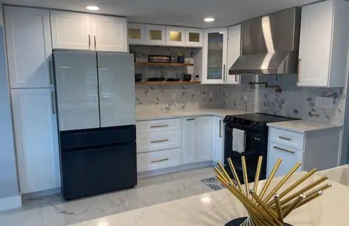 Tampa House | Sun & Salt Air House-3BR home w/patio,pool,firepit