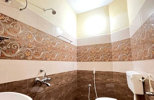 Bommayapalayam Hotel | “Sun, Sand, and Comfort: Dream Promenade Sea View”