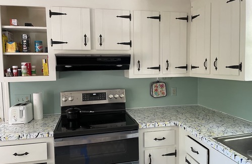 Harwich Cottage | Sun Sand and Sky! Spacious central A/C pack your Kids, Pets & beach towels!