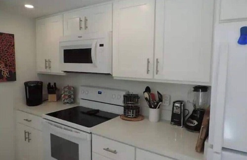 Williams Town Apartment | Sun, Sand & Sea at Coral Beach!