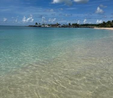 Little Battaleys Apartment | Sun-Sand-Serenity! Steps from the Beach, Luxe Pool & Cozy Comfort for 4