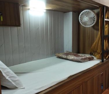 Fort House | Sun Shine AC Dormitory