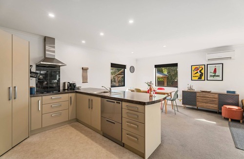 Lowburn House | Sun Soaked Escape - Cromwell Holiday Home