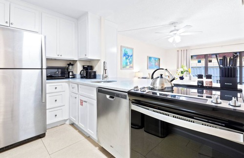Port Canaveral Condo | Sun-Soaked Ground Floor Corner Condo – W/BBQ Grills, Heated Pool & Steps to the Pier! ☀️