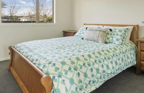 Riwaka House | Sun, Space, Cycle in Riwaka