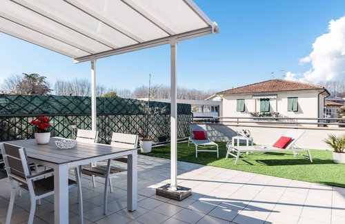 Lucca Historical Center Condo | Sun terrace apartment, fast Wi-Fi, private parking and 4 bicycles