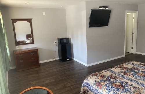 Pleasant Hill Hotel | Sun Valley Inn