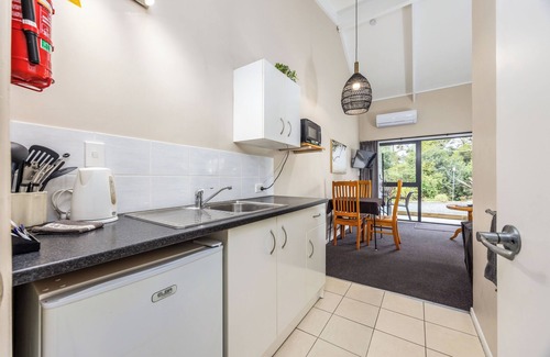 Wellsford Apartment | Sun Valley Motel - Unit 7 (1 bedroom)