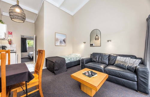 Wellsford Apartment | Sun Valley Motel - Unit 8 (1 bedroom)