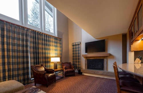 Elkhorn Hotel | Sun Valley Resort, Two Bedroom Lodge Apartment