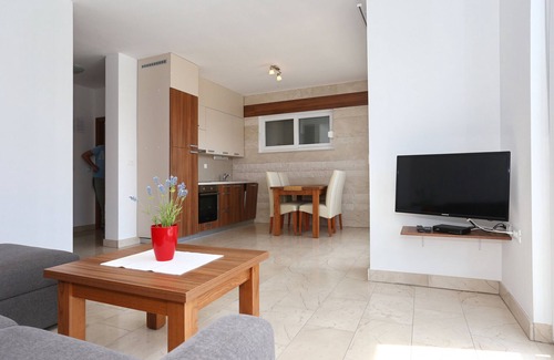 Kozino Apartment | Sunadria Apartments B3