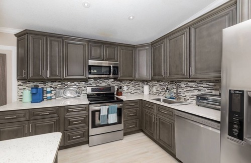 Park East House | Sunaire Terrace within minutes to Downtown Sarasota