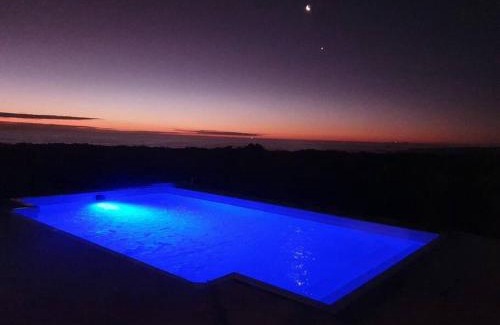 Grotto Bay House | Sunbird House