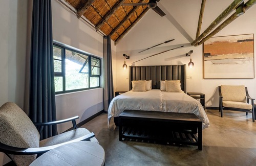 Thorny Bush Game Reserve Cabin | Sunbirds Oasis Lodge