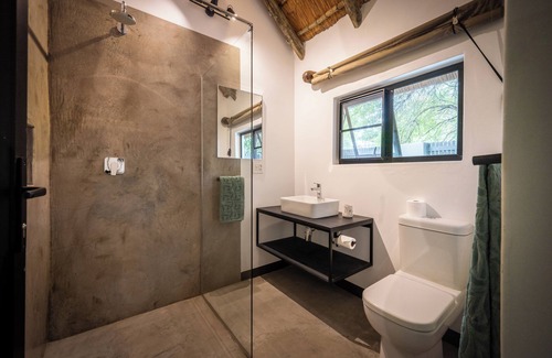 Thorny Bush Game Reserve Cabin | Sunbirds Oasis Lodge