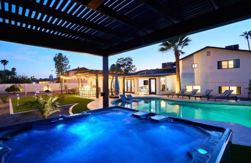 Sunburst Estates House | Sunburst Estate - Pool - Hot Tub - Tons of Games!