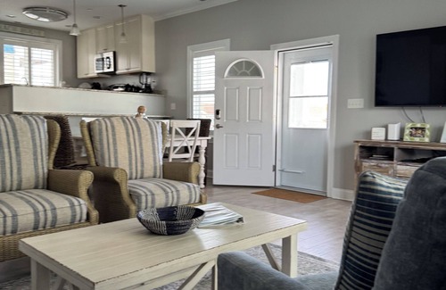 Ocean City House | Sunburst on 16th A Block from the Beach and Boardwalk! 2 Car Garage Ocean View