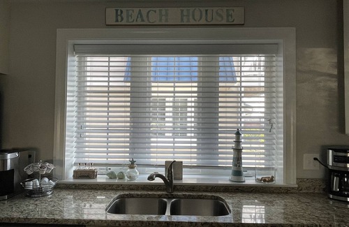 Ocean City House | Sunburst on 16th A Block from the Beach and Boardwalk! 2 Car Garage Ocean View