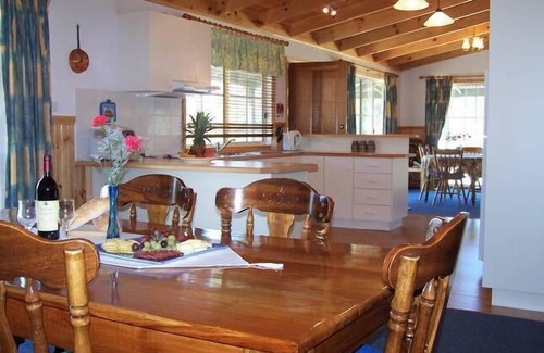 Eildon House | Sunburst Retreat - Eildon
