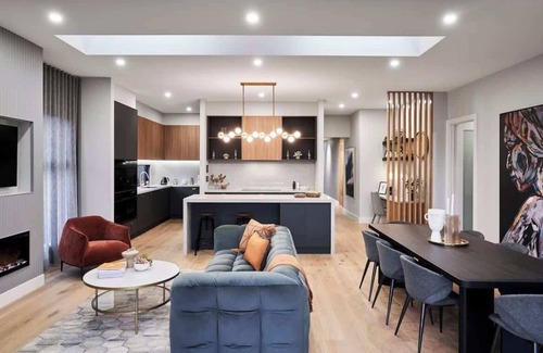 Limonite House | Sunbury Luxury - The Perfect Family Entertainer
