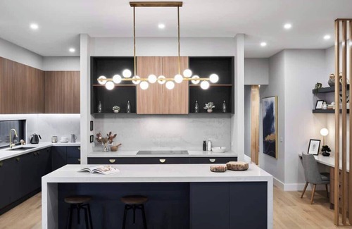 Limonite House | Sunbury Luxury - The Perfect Family Entertainer