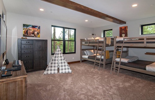 Cle Elum House | Suncadia 4 BR Home Sleeps 10 ~ Welcome to Big Rock Retreat