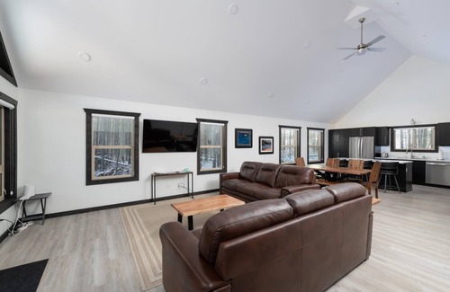 Valemount House | Sundance Cabin Rental