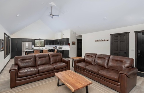 Valemount House | Sundance Cabin Rental