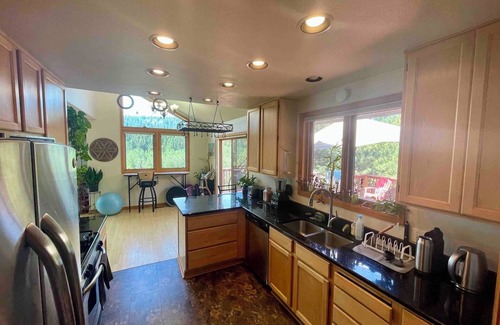 Nederland House | Sundance Sanctuary - 5 bed, 2 bath house with mountain valley views