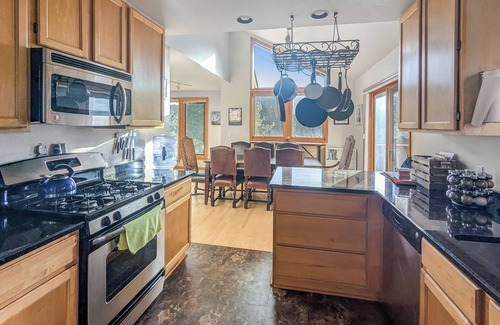 Nederland House | Sundance Sanctuary - 5 bed, 2 bath house with mountain valley views