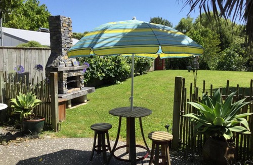 Otaki Bed & Breakfast | Sundari Retreat
