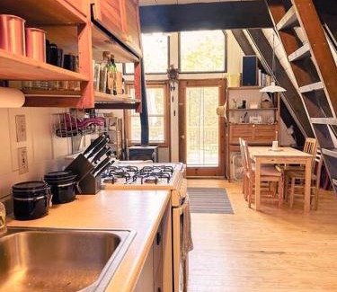 New Kingston House | Sunday Hollow