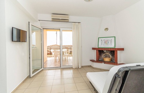 Nea Skioni Apartment | Sunday Mood Family Apartment with Sea View