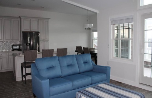 Beach Haven Condo | Sunday to Sunday. Elevator, Beach Badges. Roof top deck. WIFI. Bay side 4.