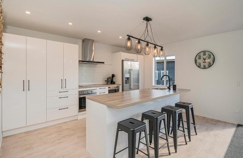 Cooks Beach House | Sundaze Escape - Cooks Beach Holiday Home