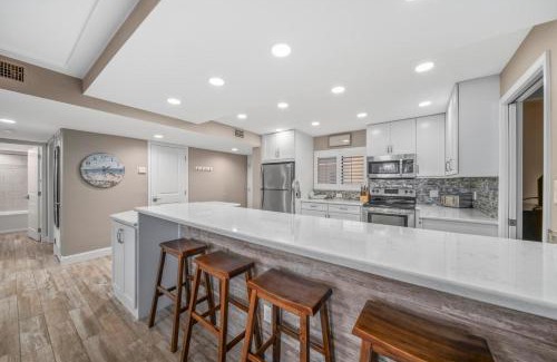 Sanibel House | Sundial R204