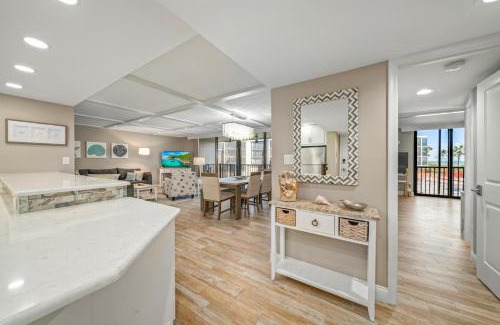 Sanibel House | Sundial R204