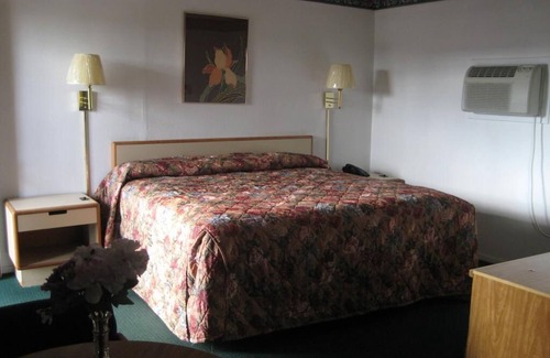 Burnet Hotel | Sundown Inn