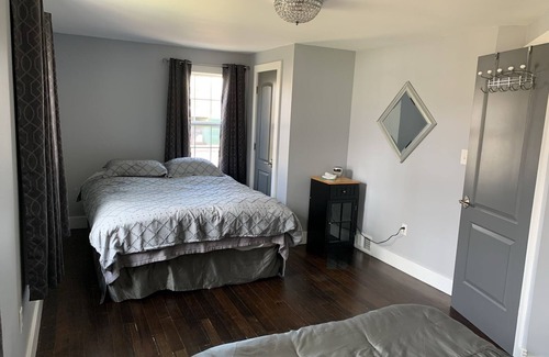 Grosse Ile House | Sundown Waterfront Carriage House