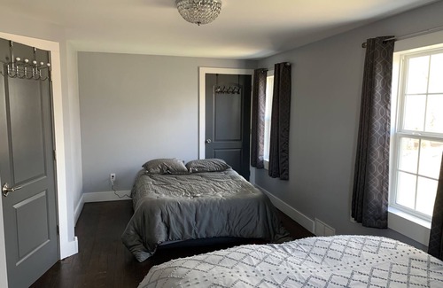 Grosse Ile House | Sundown Waterfront Carriage House