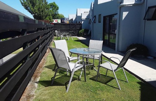 Blenheim Hotel | Sundowner Motel