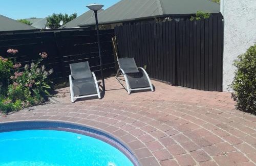 Blenheim Hotel | Sundowner Motel