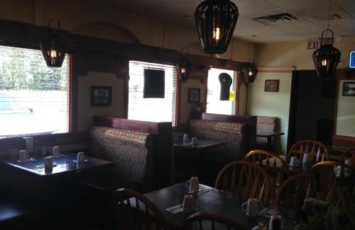Sundre Hotel | Sundre Motor Inn