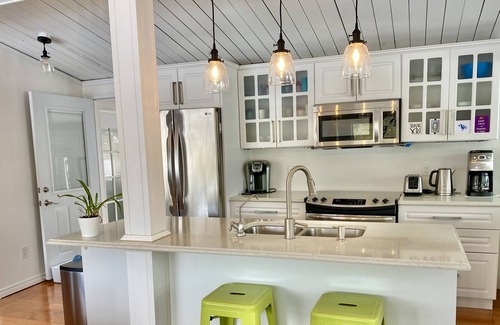Gravenhurst Cottage | Sunfilled Muskoka cottage