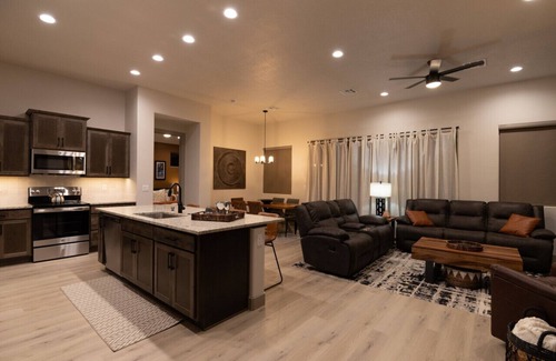 Mesquite House | SunFire Retreat BL 991894 J and Amy