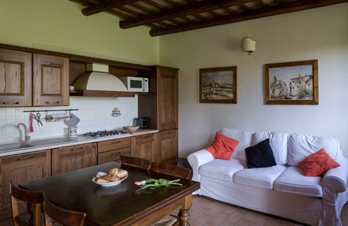 Stacciola Apartment | SUNFLOWER 4 km from the sea with swimming pool for 2+2 people