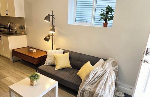 Willoughby House | sunflower brand new suite