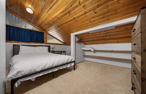 Benzonia Cabin | Sunflower Cabin - Pet Friendly - 2 Story Log Cabin sleeps 10 people in close proximity to amenities