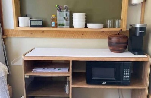 Crescent Valley Cottage | Sunflower Cottage - a walk away to the waterfall or beach