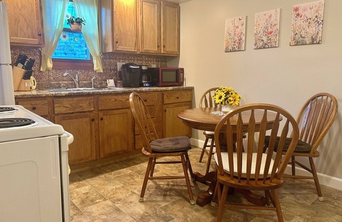 Springfield House | Sunflower Cottage